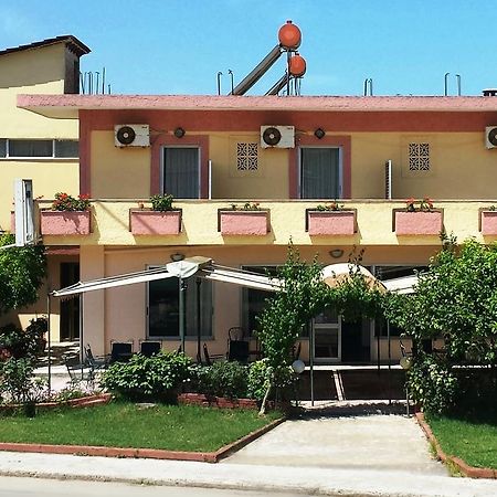 Intos Apartments Agios Nikolaos  Eksteriør billede