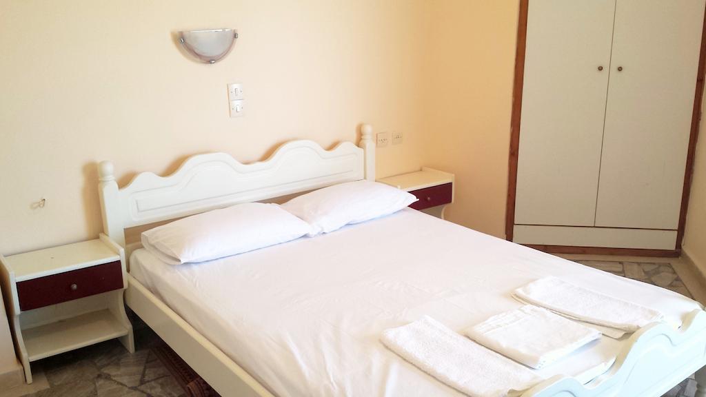 Intos Apartments Agios Nikolaos  Værelse billede